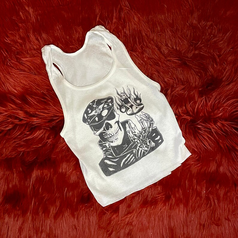 Tank Top Ribbed - توب نسائي مضلع بطبعة جمجمة ليدي