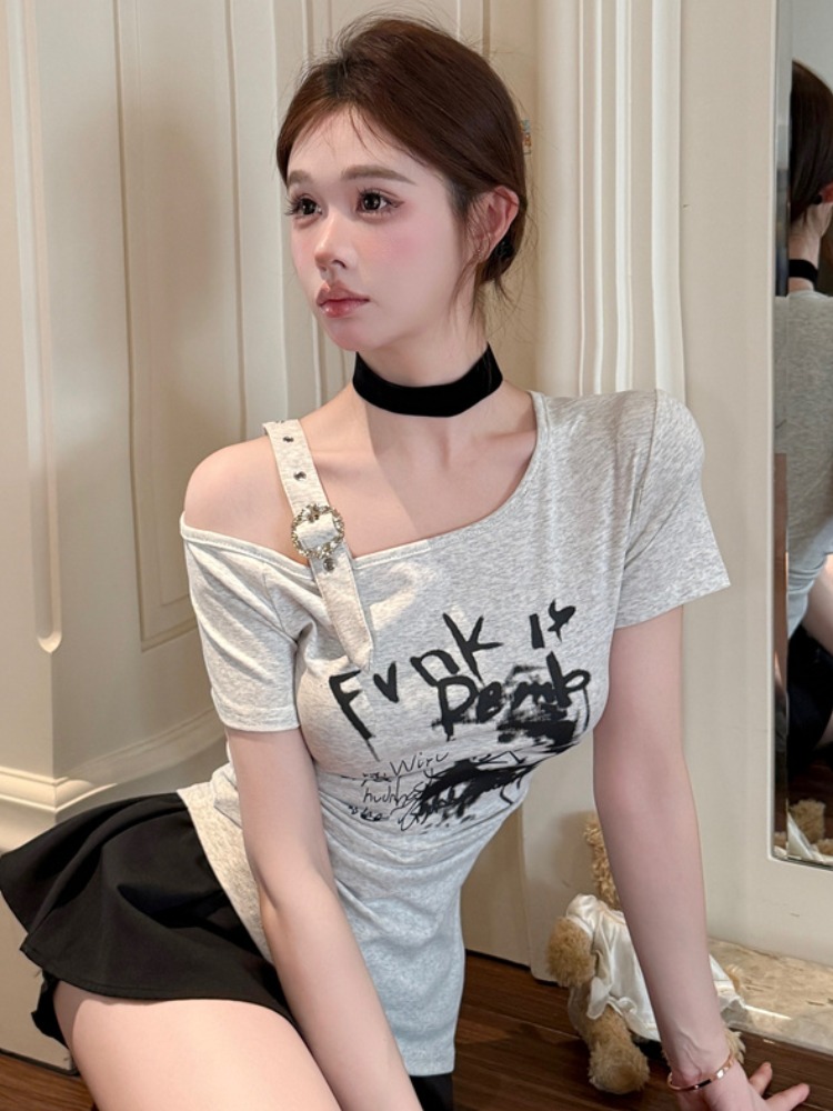 تي شيرت نسائي عصري وأنيق بأكما - مراجعة T Shirt Tight Fit وسعره